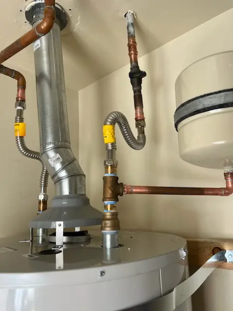 Water heater installation and plumbing repair in Oaks of Shenandoah